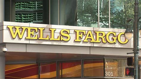 Wells fargo news layoffs. Feb 22, 2023 · Key Points. Wells Fargo laid off hundreds of mortgage bankers this week as part of a sweeping round of cuts triggered by the bank’s recent strategic shift, CNBC has learned. The layoffs were ... 