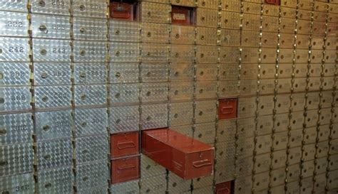 Wells fargo safe deposit box cost. A safe deposit box is a small, secure container that’s housed at a bank. The boxes can range in size from 2 inches by 5 inches to 10 inches by 15 inches or even larger. Costumers typically rent ... 