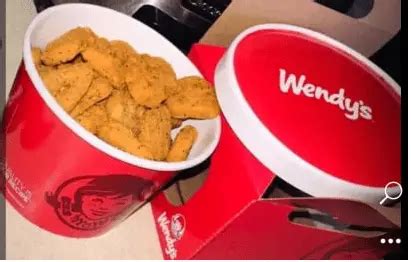 Wendy's 4 Piece Chicken Nuggets Nutrition Facts. Wendy's 4 Piece Chicken Nuggets contains 170 calories, 11 grams of fat and 10 grams of carbohydrates. Keep reading to see the full nutrition facts and Weight Watchers points for 4 Piece Chicken Nuggets from Wendy's.. 