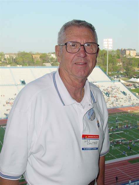 Mar 25, 2014 · Wes Santee. Born 25 March 1932 in Ashland, Kansas (USA) Died 14 November 2010 in Eureka, Kansas (USA) Olympic record. Track and Field Athletics. 1952 Helsinki. 5000m – 13th in heat – DNQ for final. Wes Santee was the top American miler in the 1950s and was considered a threat to be the first man to run a mile under four minutes. He ran for ... . 
