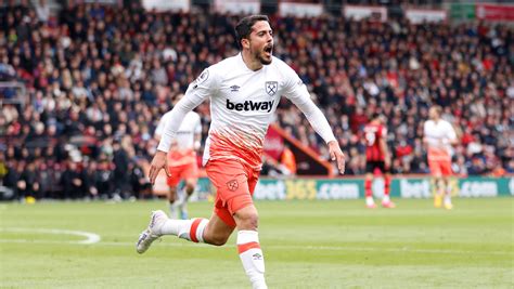 West Ham beats Bournemouth 4-0, boosts EPL survival hopes