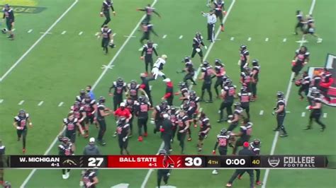 Western Michigan gets rolling on offense, defeats Ball State 42-24