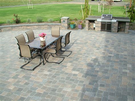 Western interlock. Since 1990 Western Interlock has been manufacturing high-quality paving stone supply. We carry pavers, patio pavers, driveway pavers, landscape pavers, retaining wall design, fire pit kits, fireplace kits, and a huge selection of Installation guides. We strive to provide high-quality products with excellent service. 