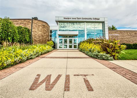 Western iowa tech. SIOUX CITY, Iowa (KCAU) — A trial date has been set for a lawsuit involving a group of international students against Western Iowa Tech Community College (WITCC) and other organizations.. Eight Brazilian exchange students alleged that WITCC and partnered companies conspired to make them work to pay for … 