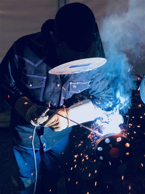 Western welding. Check out the Blue Collar Tour - https://www.applytoweld.com/blue-collar-tourApplyToWeld.comSocial Links: IG: https://www.instagram.com/westernweldingacademy... 