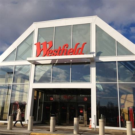 Westfield mall nj. Discover the great brands of the Westfield Garden State Plaza Shopping Center ! Find information about the opening of your stores on our website. 