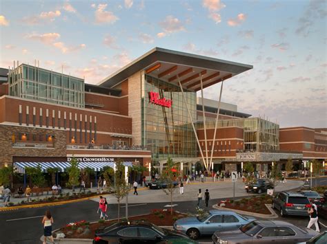 Westfield southcenter. Westfield Southcenter is the largest indoor mall in the Pacific Northwest and anchors Tukwila’s retail, dining, and entertainment cluster. A fresh experience at the mall brings customers to ... 