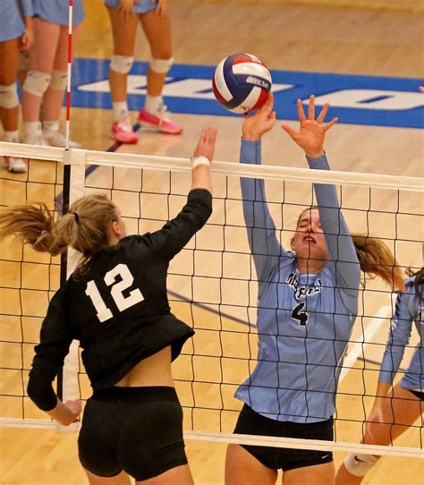 Weston sweeps past Medfield, captures Div. 3 state volleyball title