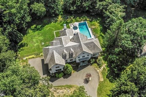 Westport trulia. 8 Magnolia Ln, Westport, MA 02790 is a 3 bedroom, 3 bathroom, 3,192 sqft single-family home built in 2018. This property is not currently available for sale. 8 Magnolia Ln was last sold on Nov 14, 2022 for $885,000 (0% higher than the asking price of $885,000). The current Trulia Estimate for 8 Magnolia Ln is $977,100. 