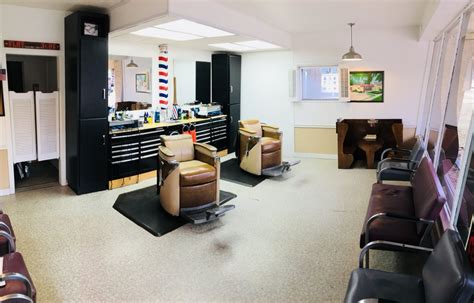 Westside barbershop. Northeast MacFarlane's WestSide Barbershop & Shave Lounge, located at 2800 N. MacDill Ave., Suite R, is another top choice, with Yelpers giving the barbershop 4.5 stars out of 53 reviews. 3. Cigar ... 