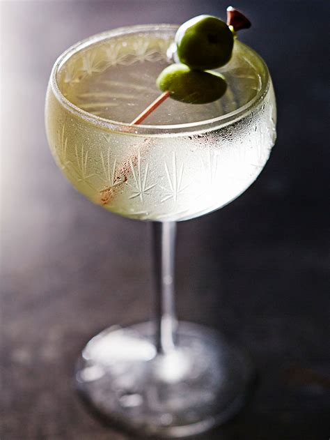 Wet martini. Nov 27, 2023 · “Yzaguirre Blanco has deep sweet notes of stone fruit, fresh citrus, and a minty-earthy herbaceousness that goes great in my favorite Martini, the 50/50,” says Kotsiras. “The wet-style Martini usually scares most people away because of the sheer amount of vermouth being used. But when pairing with a nice navy strength gin and orange ... 