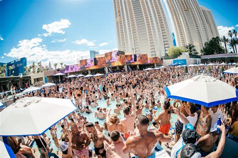 Wet republic vegas. Wolf Productions. Las Vegas-based WET REPUBLIC Ultra Pool at MGM Grand is celebrating its twelfth season this year, and the festivities kicked off with a weekend-long party May 3 through May 5 ... 