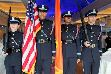 Definitions Military color guard. A uniformed Active Duty, National Guard, or Reserve color guard made up of a minimum of four members. This then extends to all Veteran Service Organizations, First Responders, ROTC and JROTC cadets, Scouts, Explorers, and any other uniformed military or paramilitary organization.. 