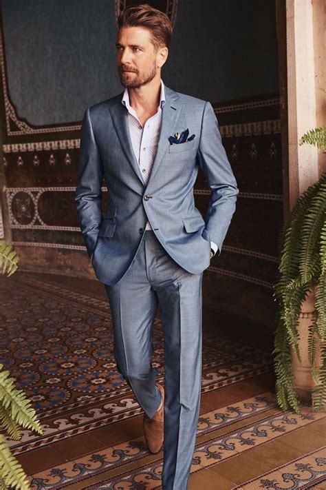 What Color Suit To Wear At A Wedding