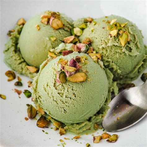 What Does Pistachio Ice Cream Taste Like? Does Pistachio