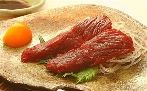 What Does Whale Meat Taste Like? 17 Answers (Should-Know)