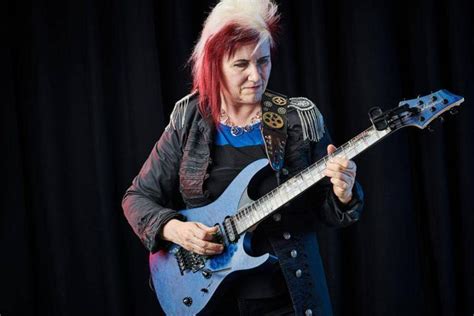 What Happened To Jennifer Batten, Iconic Guitarist Of Michael Jackson ...