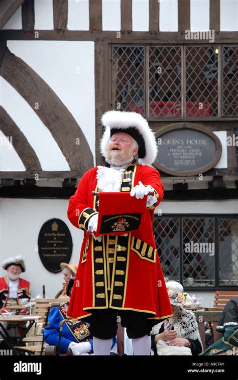 What Is A Court Crier