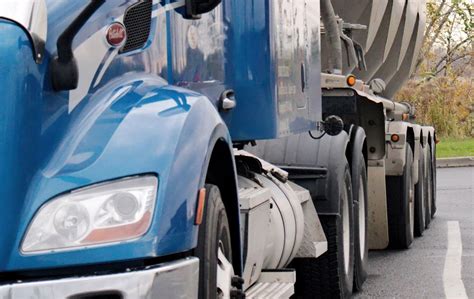 What Is Jackknifing? Truck Jackknife Accident Lawyers