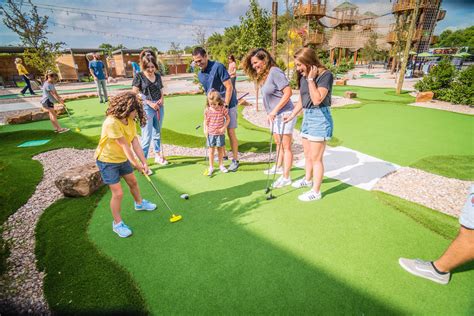 What Is Mini Golf? (with pictures) - Sports & Nobbies