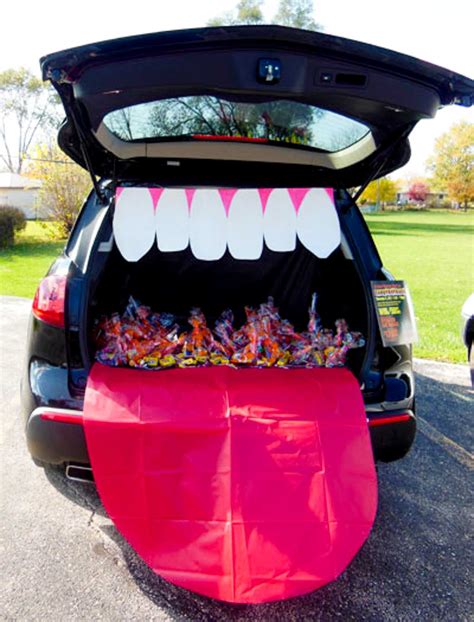 What It’s Like to Trick-or-Treat By Car At …