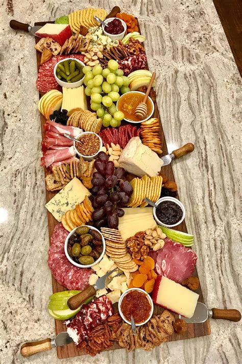 What Size Is a Large Charcuterie Board? Meal Delivery Reviews