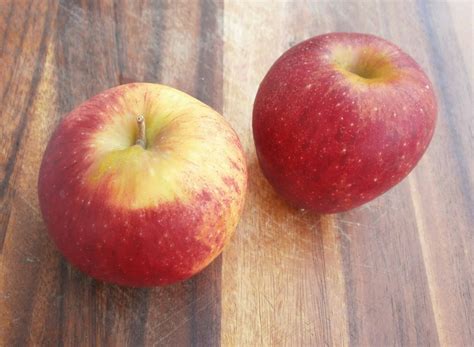 What are Envy Apples? (What Do They Taste Like)