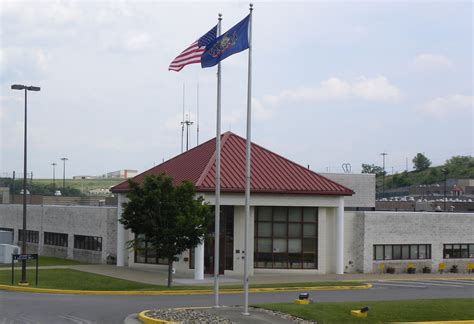 Here Are the Top 7 Maximum Security Prisons in the State of Pennsylvania. 01. SCI Fayette. SCI Fayette is at La Belle of Pennsylvania. Holding 2,000 beds has become a large-capacity jail to keep notorious criminals. It’s one of the maximum-security prisons since many criminals with enormous crimes are kept here.