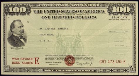 The Series EE savings bond has a fixed interest rate of return. The U.S. government commits that Series EE bonds will double its face value by the 20-year maturity. The Series I savings bond has .... 