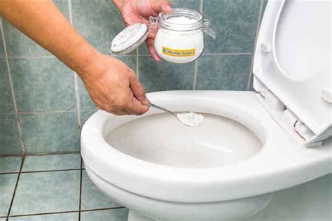 What breaks down poop in toilet. For example, according to Farmer's Almanac , baker's yeast can help promote the breakdown of septic waste solids. To try this method, measure out 1/2 cup of active dry baker's yeast and flush it down one of your toilets the first time you treat. Repeat this process with 1/4 cup of instant yeast at least every four months thereafter, which can ... 