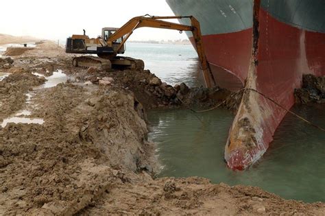 What cargo ship is blocking the Suez Canal? - MotorBiscuit