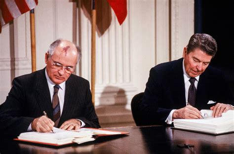 What did mikhail gorbachev do to end the cold war