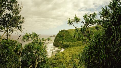 What does America owe Hawai'i