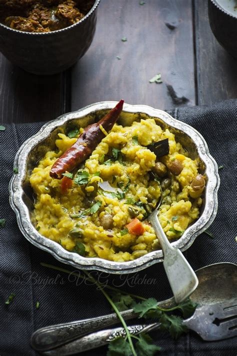 What does Khichdi mean? - Definitions.net