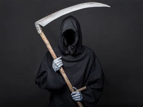 The Grim Reaper is the lord of death—a black, shrouded specter who appears when your time on earth has come to an end. Although his personality and his work are as mysterious as death itself, one thing is for certain: he's not someone you want to meet any time soon. Characteristics Physical Description. 