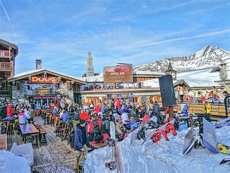 What does apres ski mean. This article is more than 2 years old. From a brand new Snow Lodge and a subversive speakeasy to slope-side sips in an Alps style ski-chalet, here’s where to après with the best them all season ... 
