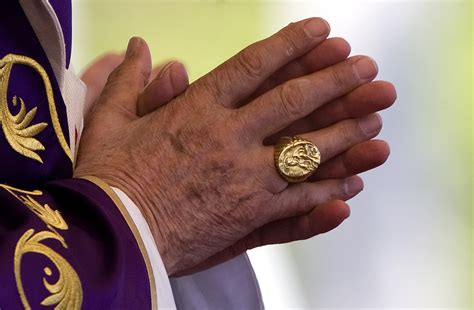 What does the pope's ring symbolize