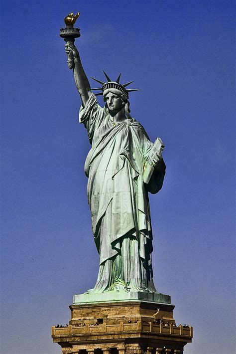 What does the the statue of liberty represent. Apr 19, 2024 · The Statue of Liberty is a 305-foot (93-metre) statue located on Liberty Island in Upper New York Bay, off the coast of New York City. The statue is a personification of liberty in the form of a woman. 