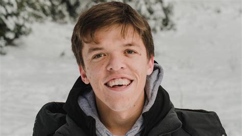 What does zach roloff do for a living. 