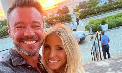 Fitness trainer Heidi Powell continues to mourn the loss of Dave Hollis, who died Feb. 11 at age 47. Powell marked her 41st birthday with a family photo at the beach, as well as a screenshot of .... 