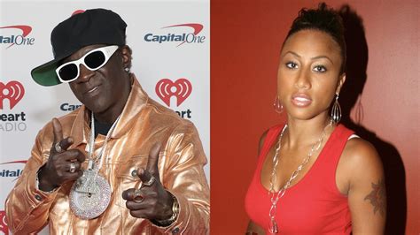 What happened to flavor flav and hoopz. While Flavor Flav is a famous member of the rap group Public Enemy, he won new fans by starring in the entertaining reality show, Flavor of Love. Flavor of Love is a VH1 reality dating show that starred Flavor Flav from the rap group Public Enemy on a quest to find true love. The show aired for three seasons from 2006-2008. 