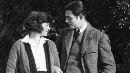 What happened to hemingway's first wife