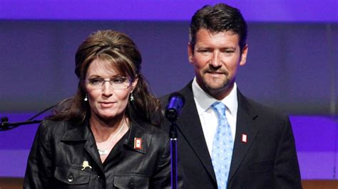 What happened to sarah palin's husband