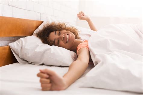 What happens if you wake up before your alarm? Tips from sleep experts