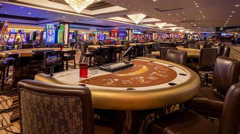 What is a Casino Pit Boss and What Do They Do?