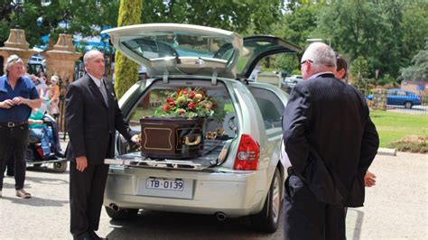 What is a funeral cortege. .  <a href=https://pamosa.yobisys.in/xiy8sde/index.p...