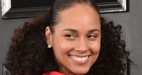 What is alicia keys race