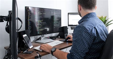 What is an it job. Here are some of the most popular and growing careers in IT: 1. Quality assurance tester. National average salary: $59,569 per year Primary duties: quality assurance testers are technicians or engineers who check software products to see if they're up to industry standards and free of any issues. 