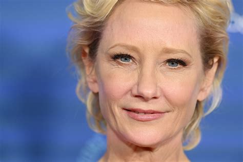 What is anoxic brain injury Anne Heche not expected to survive car crash