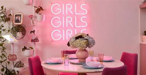 What is considered tacky decor